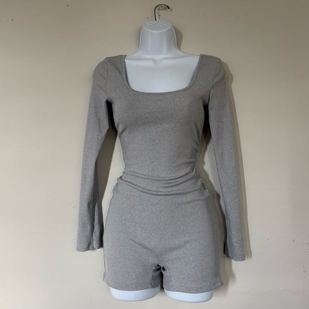 SHEIN Gray Open Back Ribbed Long Sleeve Romper Size S